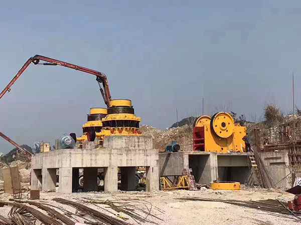 重慶小型可重錘破碎機圖紙