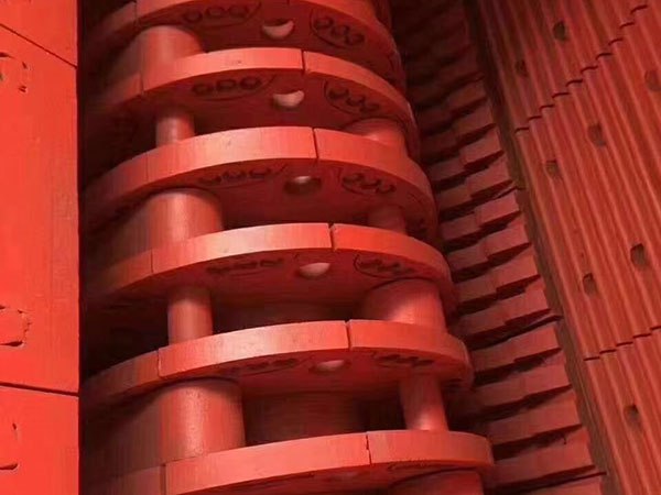 四川石子重錘破碎機設(shè)計