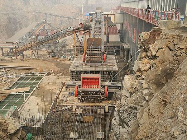 廣東中型移動(dòng)破碎機(jī)器