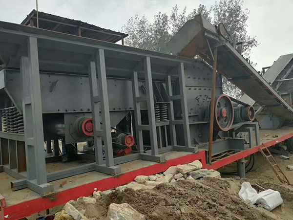 湖北履帶式重錘破碎機圖片