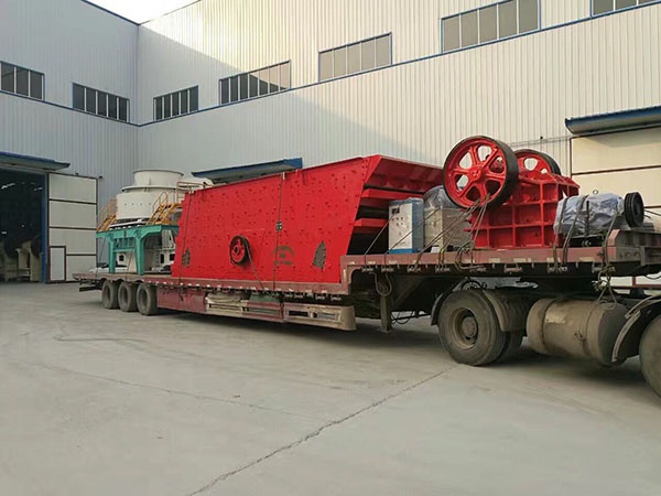 湖北履帶式重錘破碎機圖片