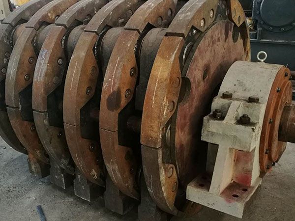 廣東鄂式移動(dòng)破碎機(jī)配件