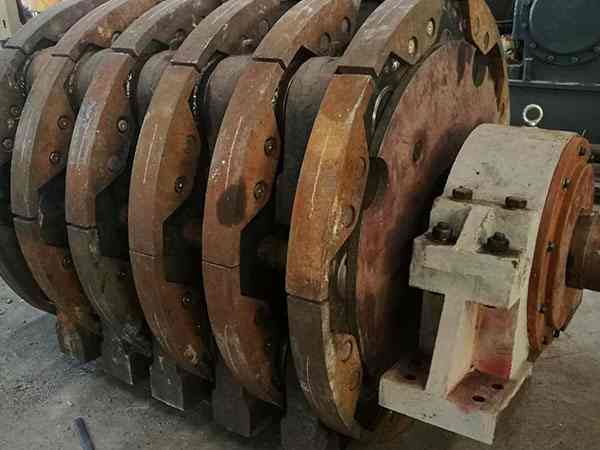 江西小型可重錘破碎機設(shè)計案例