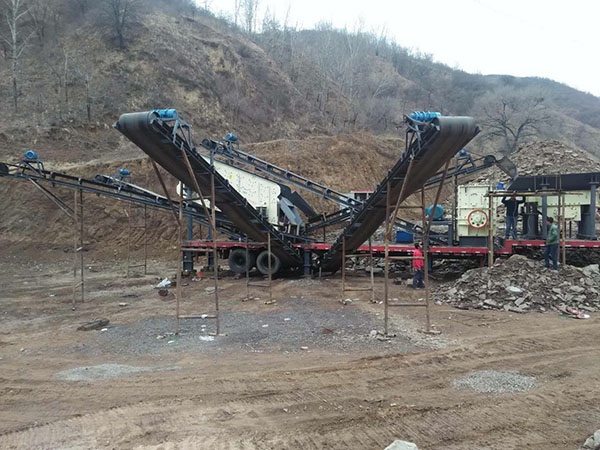 沖擊式移動破碎機(jī)的工作視頻