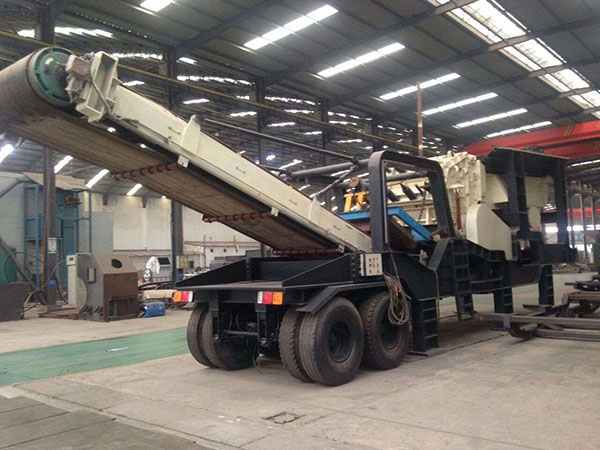 石頭移動破碎機站